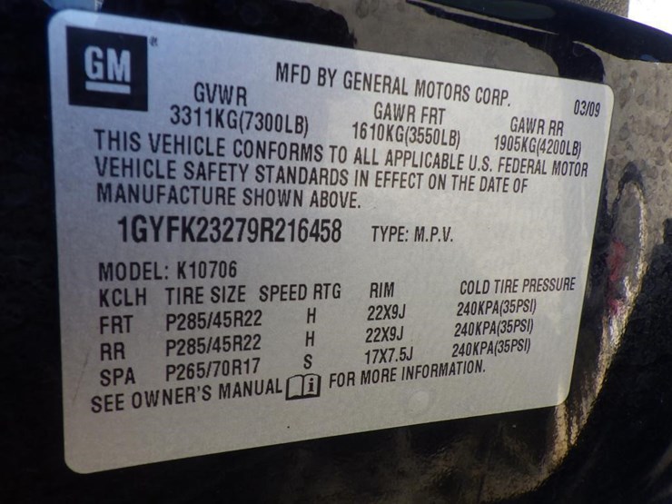 2009-cadillac-escalade-image-16