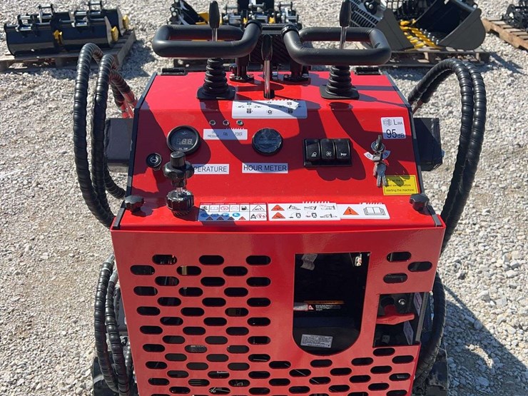 2026-agt-ysrt14-mini-skid-steer-image-12