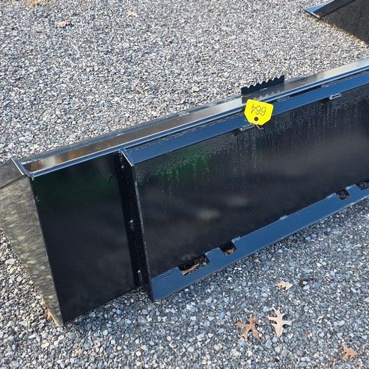 New Swict 66" Skidloader Bucket