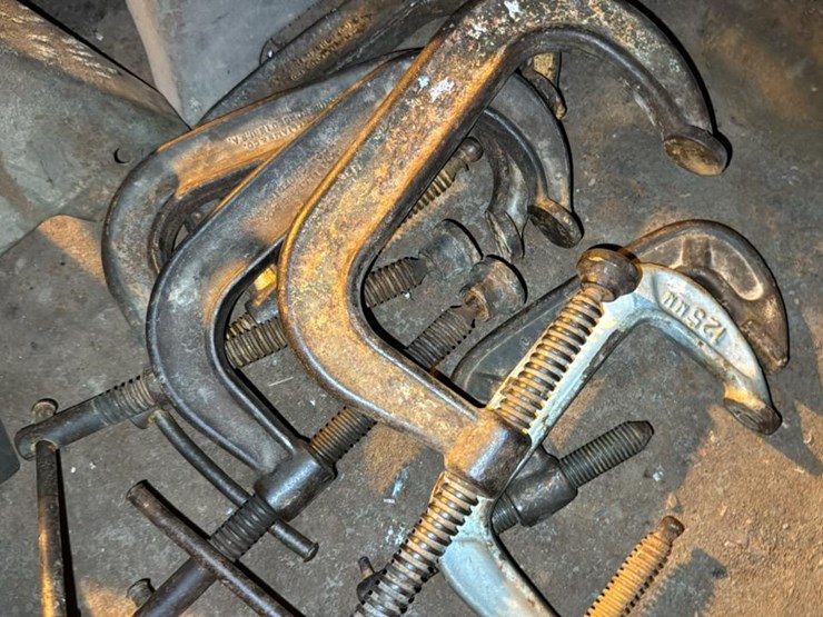 #241-•-6-jack-stands-image-3