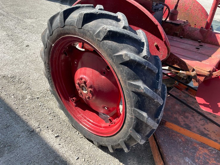 #5682-•-ih-cub-tractor-image-41