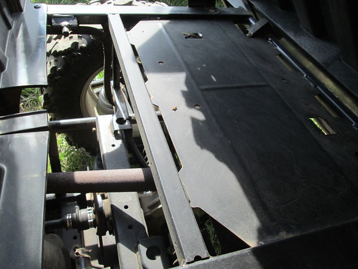 2011-caterpillar-550-image-21