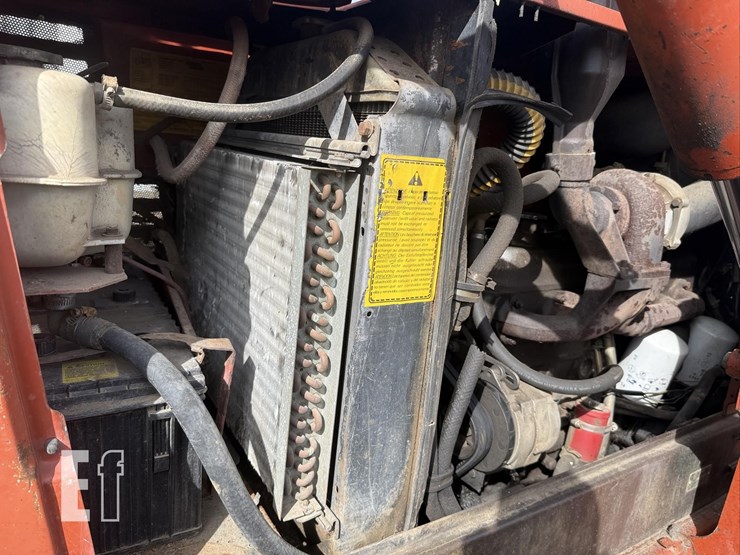 hesston-tractor-2805-image-37