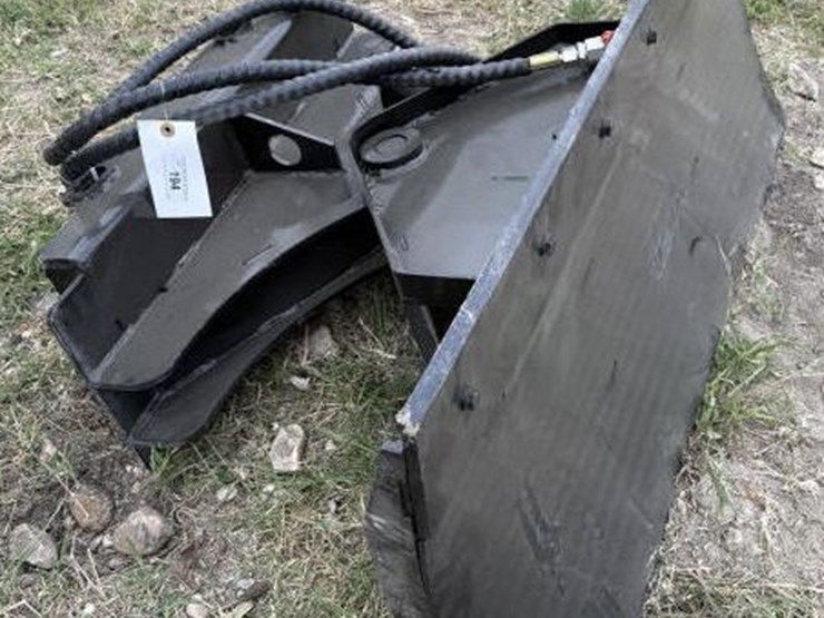 #194-•-mini-skid-steer-snow-shovel-image-1