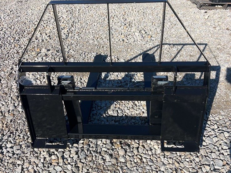 agt-skid-steer-pallet-forks-image-2