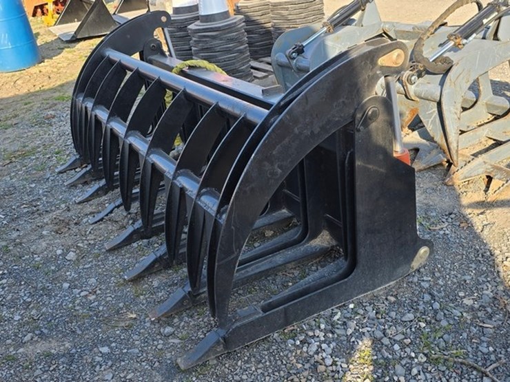 new-wildkat-84"-skidloader-root-rake-grapple-image-3