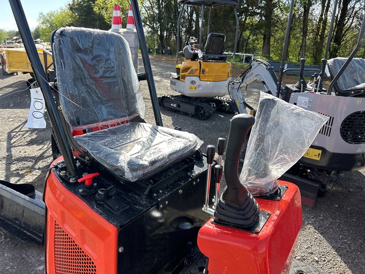 #100-•-2026-sdlanch-sdle15-mini-excavator-image-5