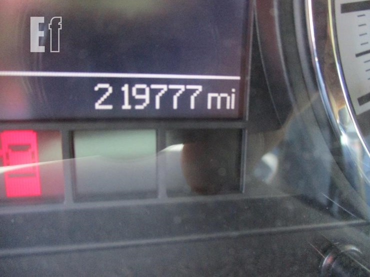 2011-dodge-3500-image-29