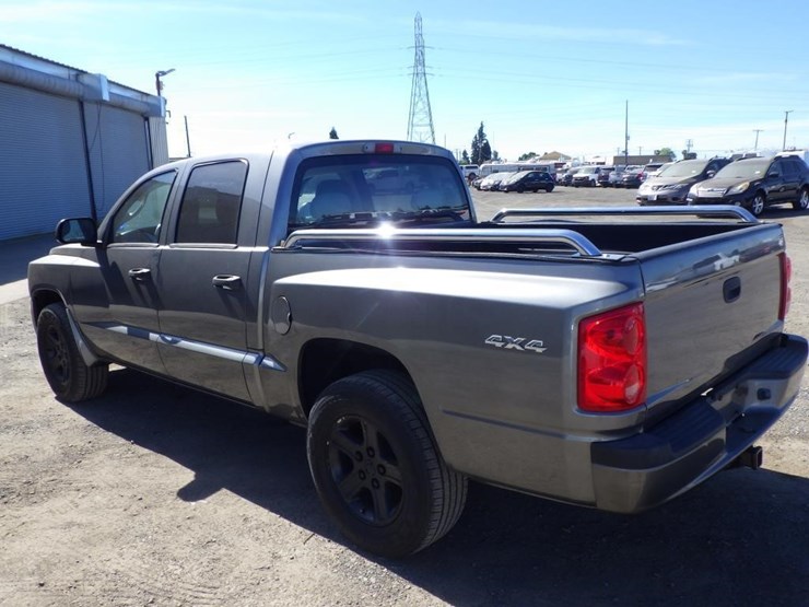 2011-dodge-dakota-image-4