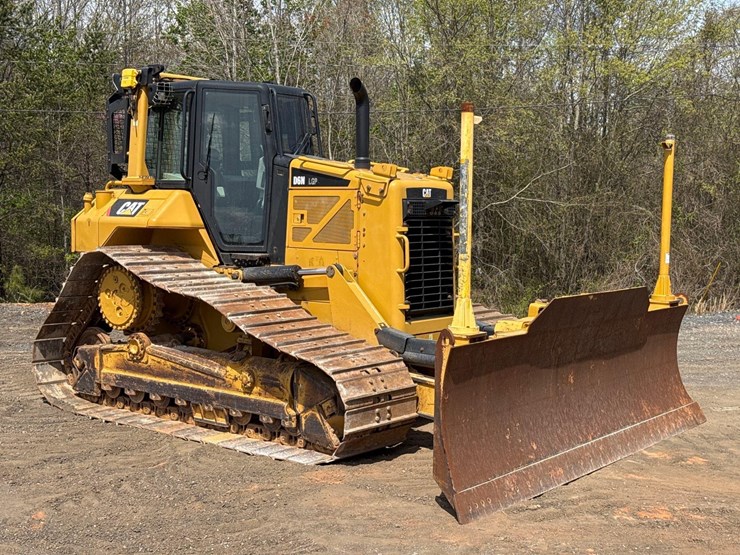 2015-caterpillar-d6n-lgp-image-26