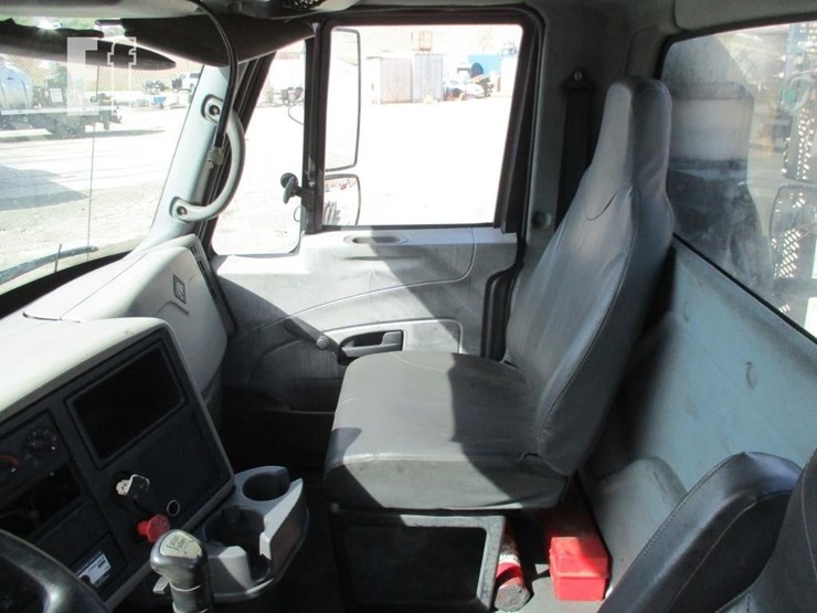 2009-international-transtar-8600-image-8