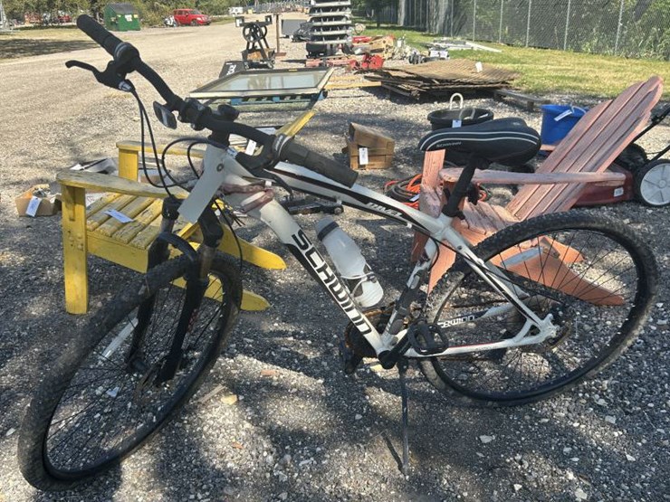 #209-•-schwinn-light-weight-rival-mountain-bike---mens-image-1