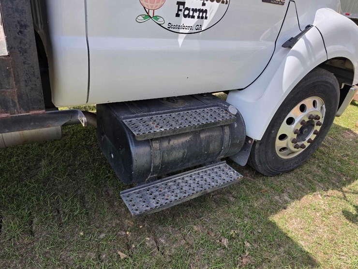 2006-ford-f650-xlt-image-10