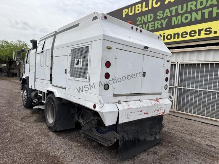 2001-freightliner-fc70-image-10