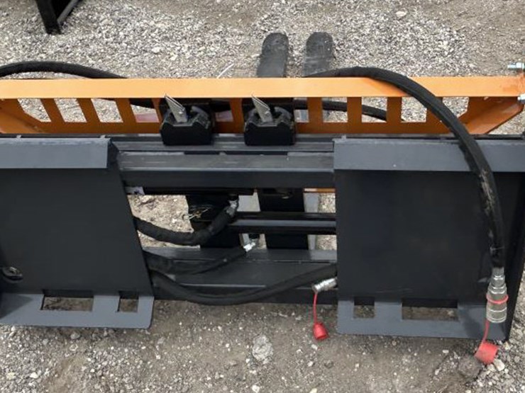 #32-•-48"-skid-steer-hydraulic-pallet-forks---land-honor-image-2