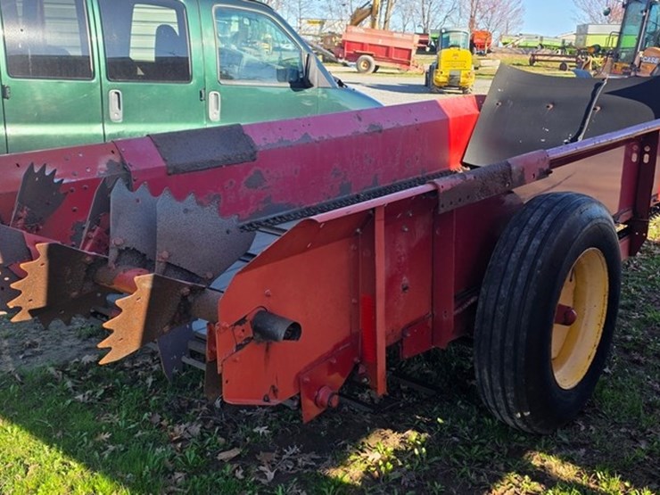 new-holland-155-image-4