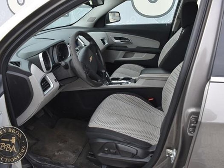 2010-chevrolet-equinox-ls-image-19