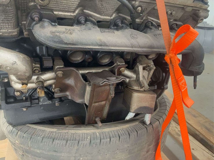 6.8-liter-v10-engine-assembly-for-core-use-image-9