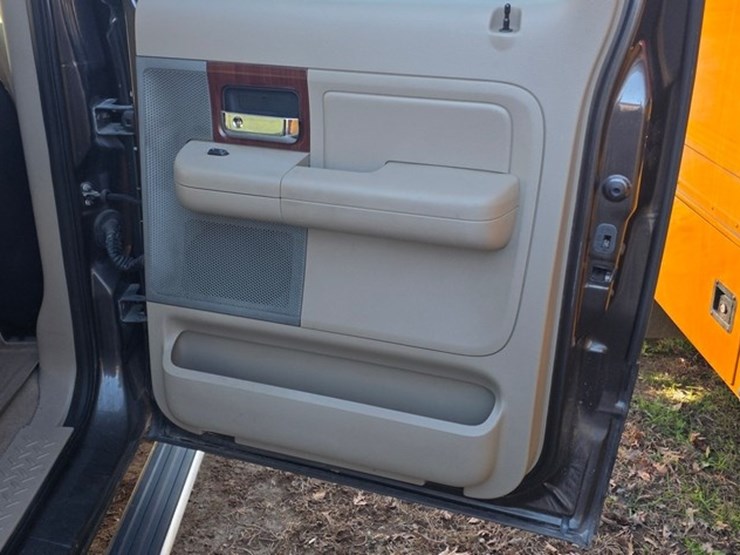 2005-ford-f150-image-28