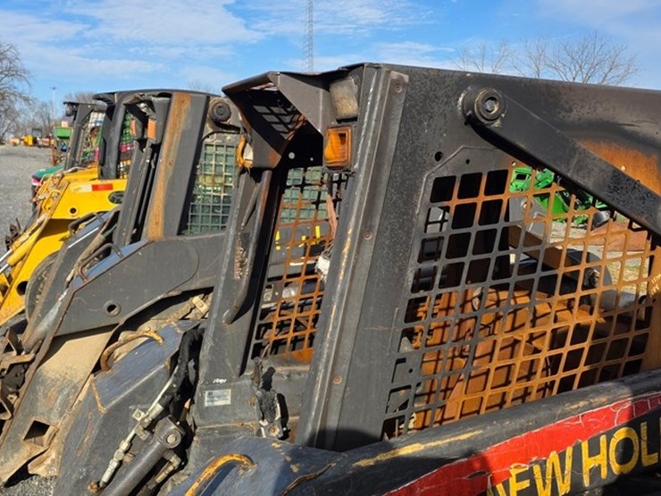 new-holland-ls140-image-25