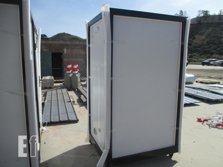 51"x43"x89"-single-stall-restroom-image-3