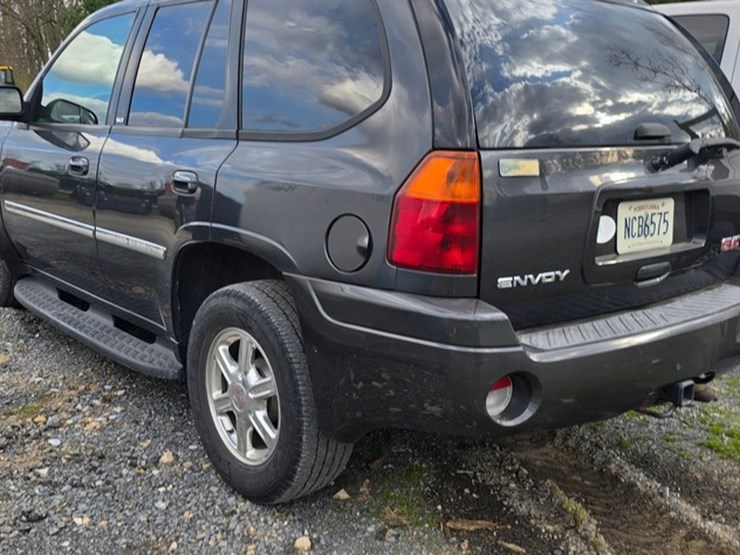 2006-gmc-envoy-image-2