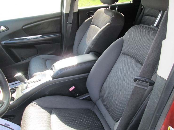 2014-dodge-journey-sxt-image-23