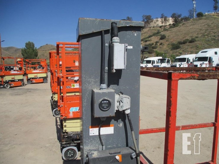 2017-skyjack-sj16-image-9