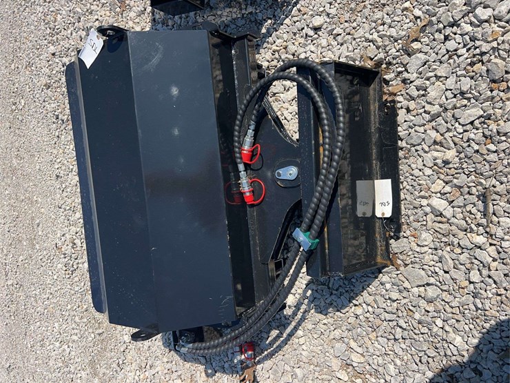 sdlanch-mini-skid-steer-hydraulic-sweeper-image-4