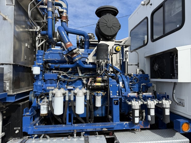 2013-cs&p-180k-scfh-10k-wp-nitrogen-pumper-mtd-on-2013-loadcraft-t/a-trailer-image-8