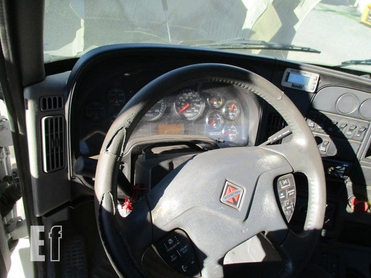 2017-international-prostar-image-12