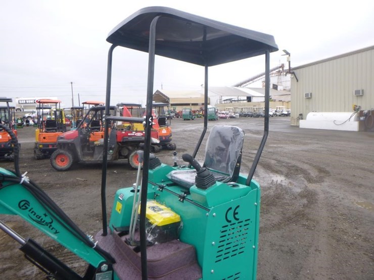 2025-agt-h15r-hydraulic-excavator-image-18