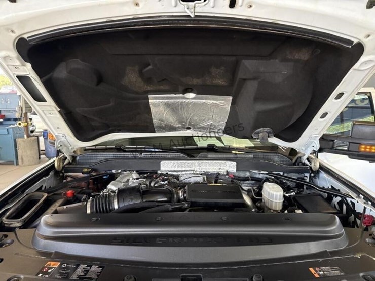 2019-chevrolet-silverado-2500hd-image-11