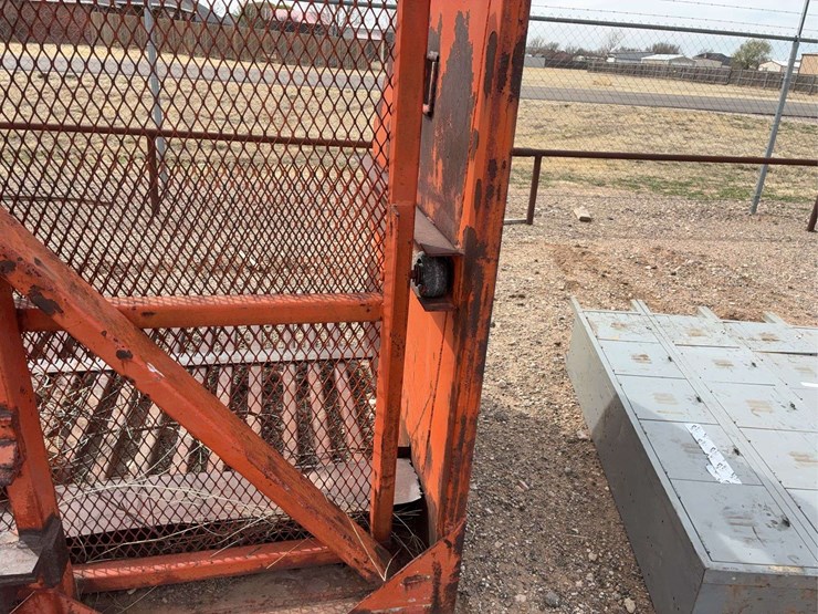 heavy-duty-steel-rock-bucket-grapple-attachment,-approx.-8-ft-wide-image-9