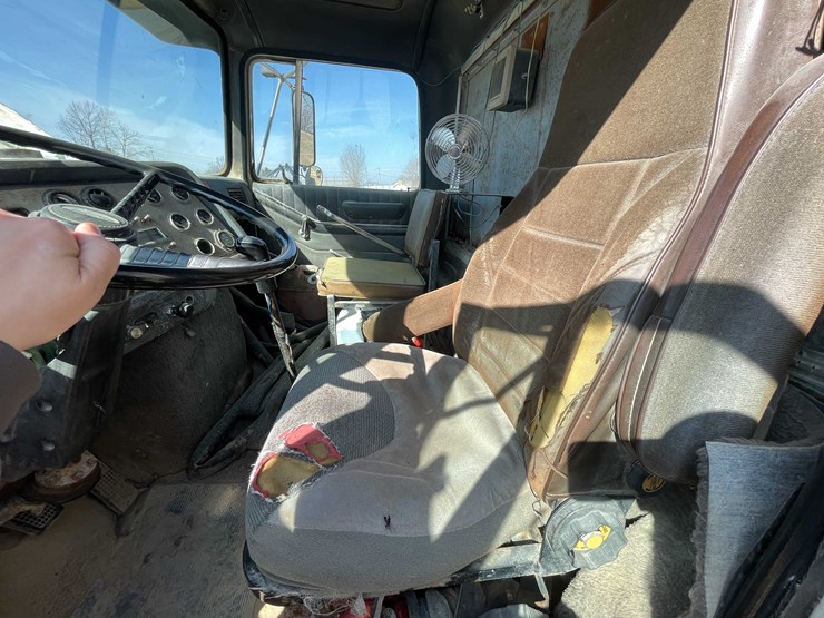 1987-ford-ltl9000-image-60