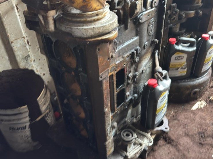 #258-•-parts-room-image-15