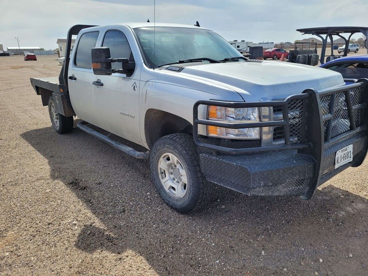 2010-chevrolet-silverado-2500-lt-image-4