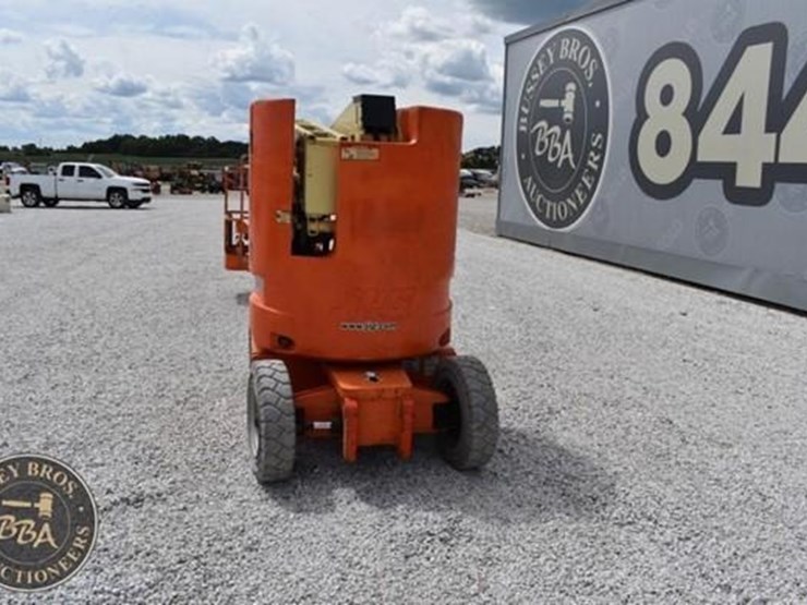 2013-jlg-e300ajp-image-9
