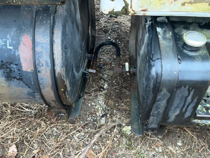 #301-•-1980-ford-k604-flatbed-truck-image-48