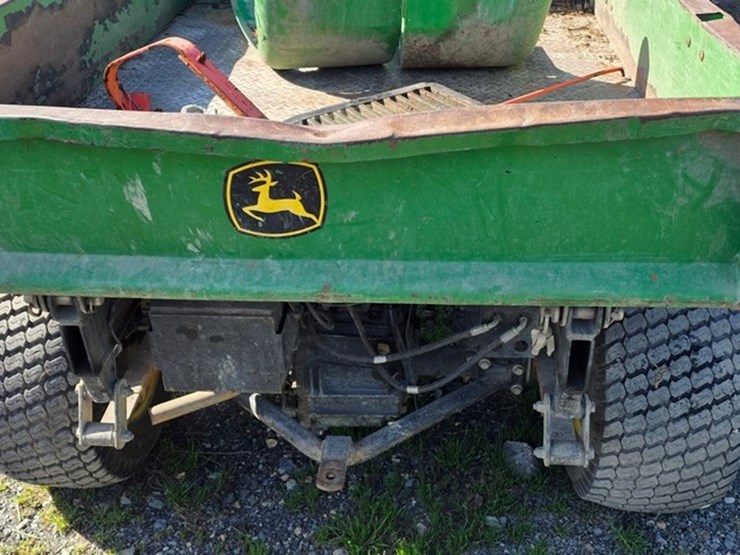 2020-john-deere-gator-image-10