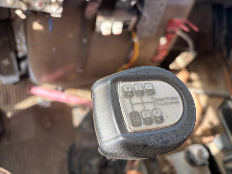 1989-ford-l8000-image-12