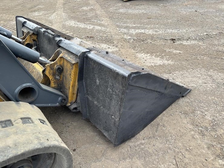 2022-deere-325g-image-11