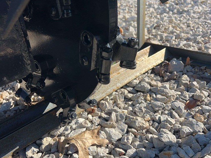 topcat-ecssstg200-stump-grinder-image-3