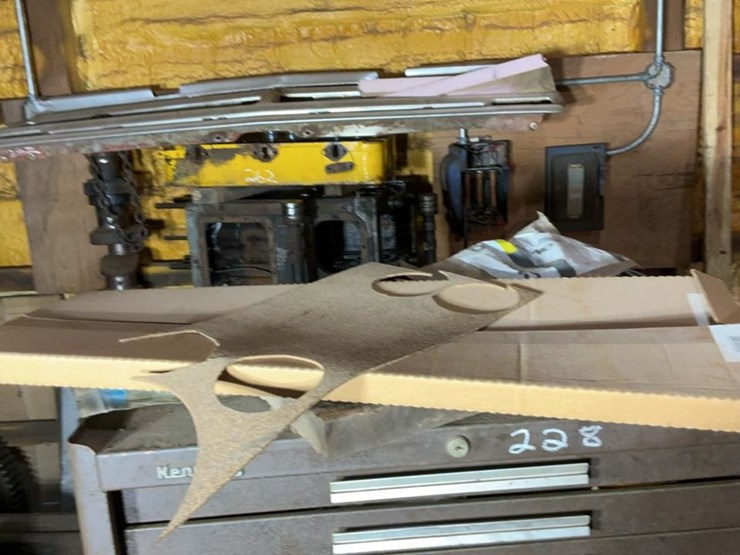 #228-•-tool-chest-and-contents-image-3