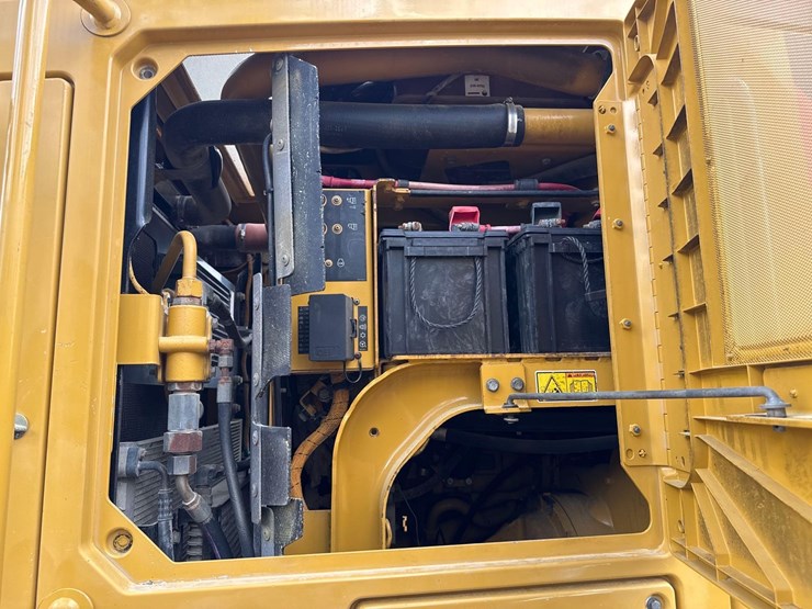 2011-caterpillar-140m2-vhp-plus-image-16