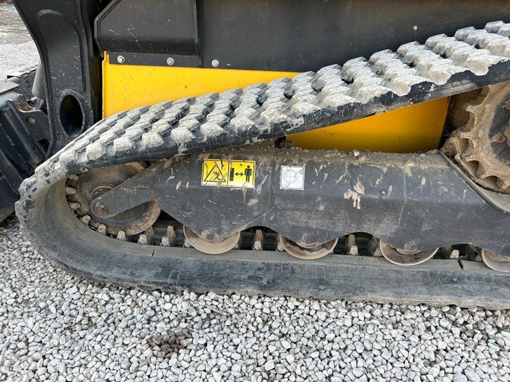 2023-new-holland-c337-image-17