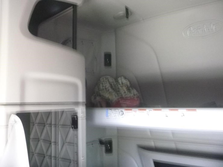 2024-peterbilt-579-image-17