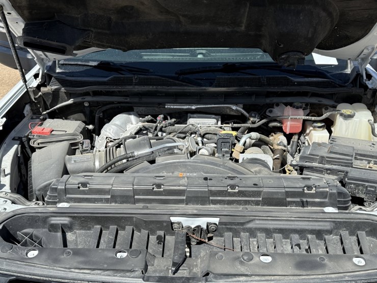 2022-chevrolet-silverado-3500hd-image-22