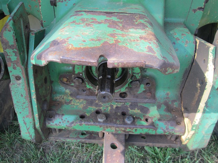john-deere-2240-image-7