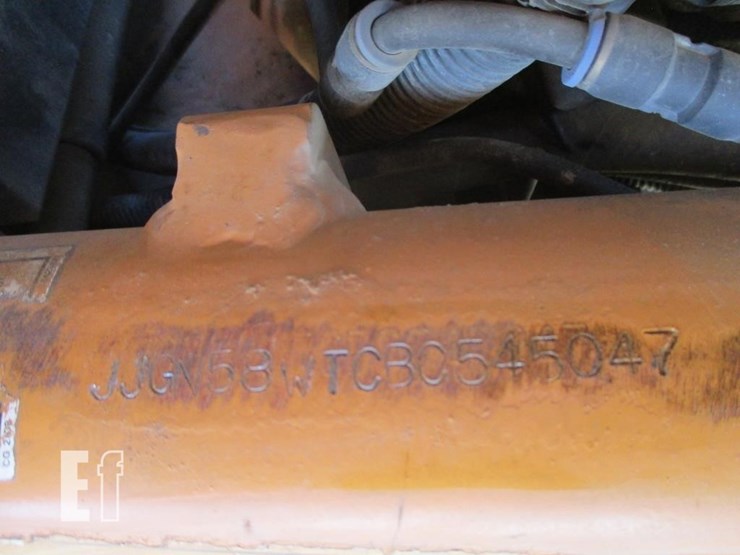 2015-case-580n-image-28